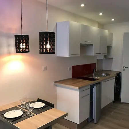 Résidence DESCHAMPS Montluçon Extérieur photo