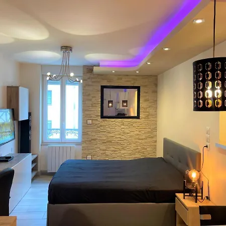 Résidence DESCHAMPS Montluçon Extérieur photo