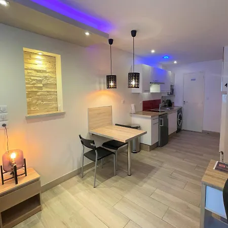 Résidence DESCHAMPS Montluçon Extérieur photo