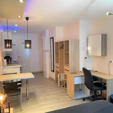 Résidence DESCHAMPS Montluçon Extérieur photo