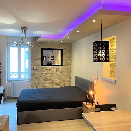 Résidence DESCHAMPS Montluçon Extérieur photo