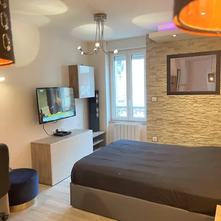Résidence DESCHAMPS Montluçon Extérieur photo