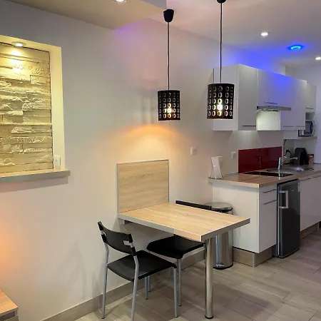 Résidence DESCHAMPS Montluçon Extérieur photo