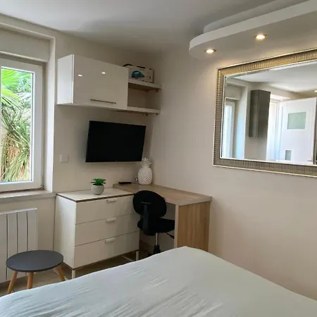 Résidence DESCHAMPS Montluçon Extérieur photo