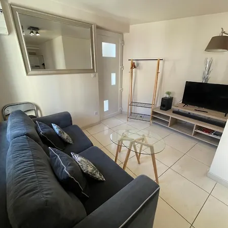 Résidence DESCHAMPS Montluçon Extérieur photo